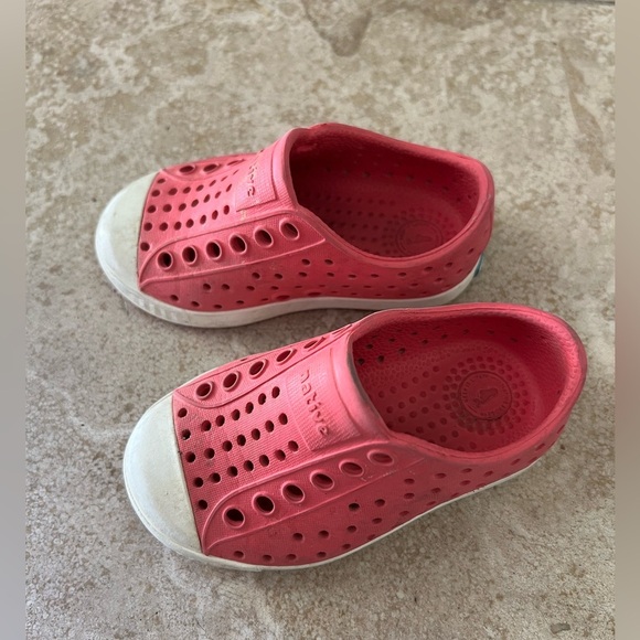 Native Shoes Red Size 5 - Picture 2 of 4